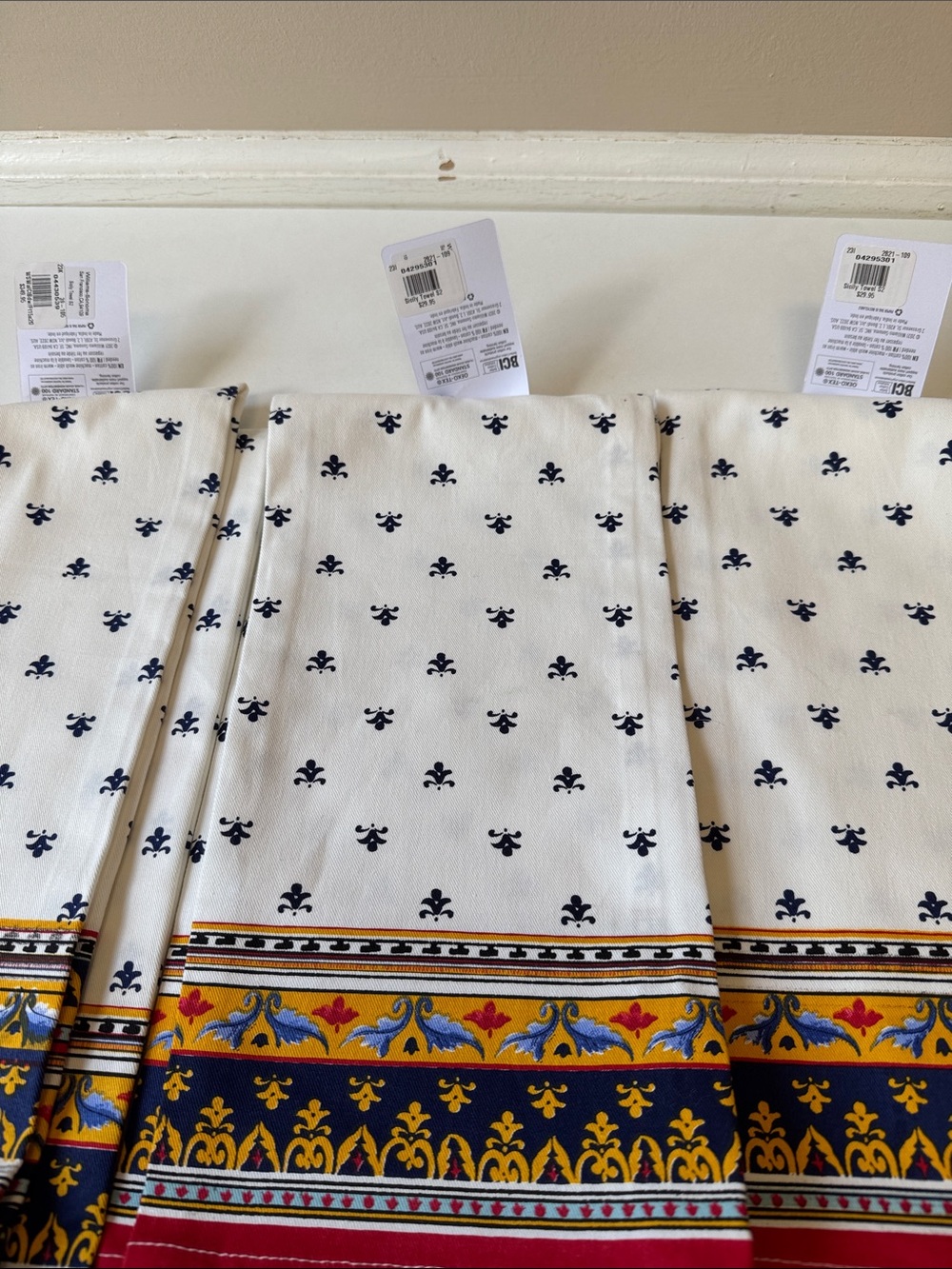 NEW Williams Sonoma White & Navy Fleur Kitchen Cotton Set with Multicolor Border - Picture 4 of 11